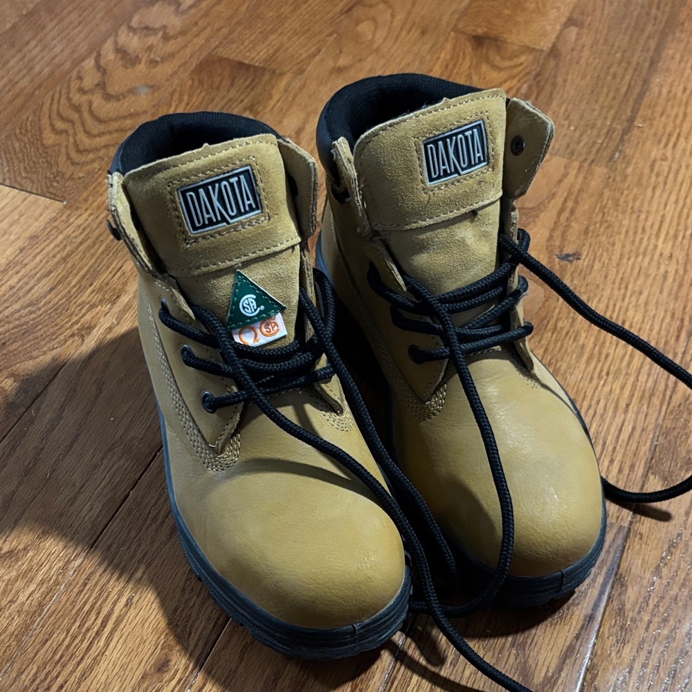 Dakota Tan Work Boots woman’s size 7